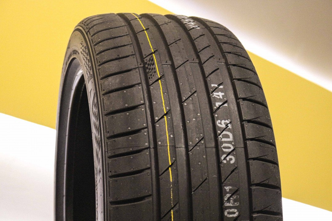 Kumho Ecsta PS71 265/35R18