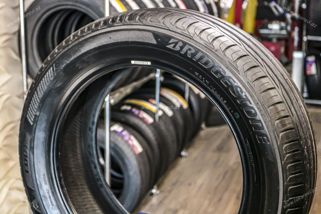 Bridgestone-Turanza T001-215/55R17-94V