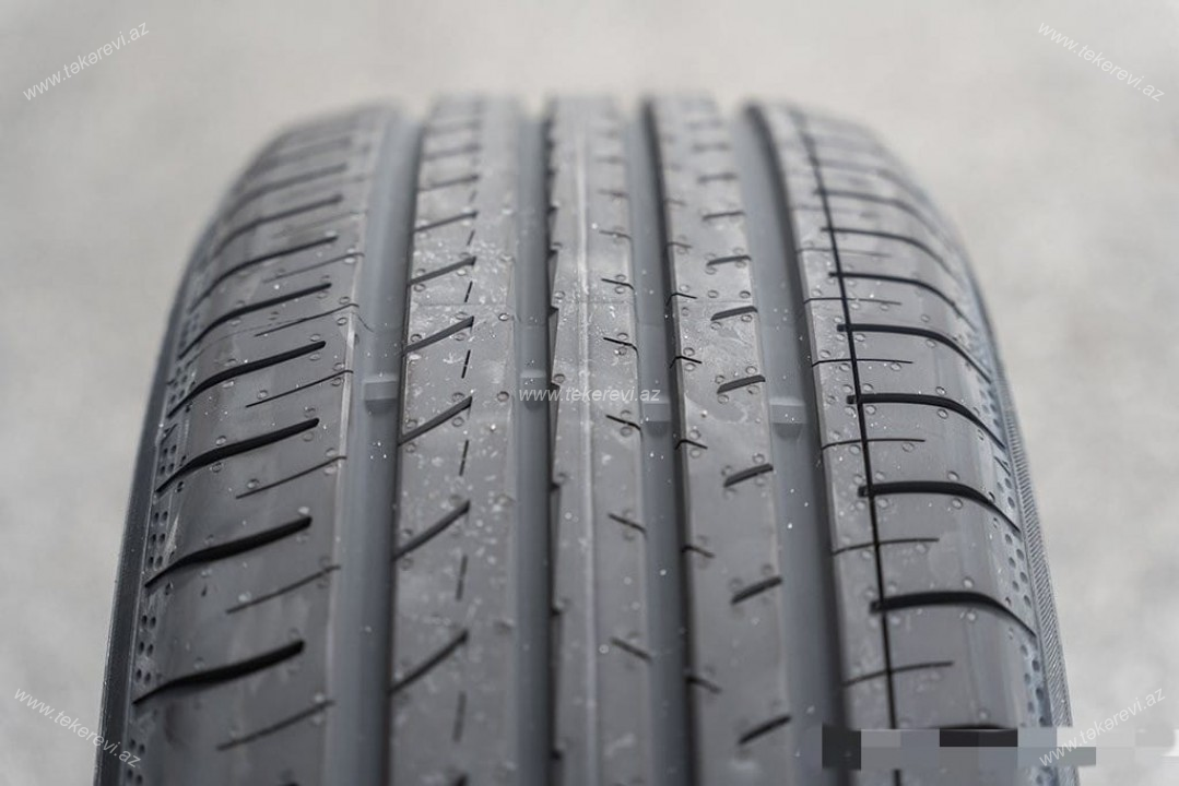 Yokohama BluEarth-GT AE-51. 235/45R18