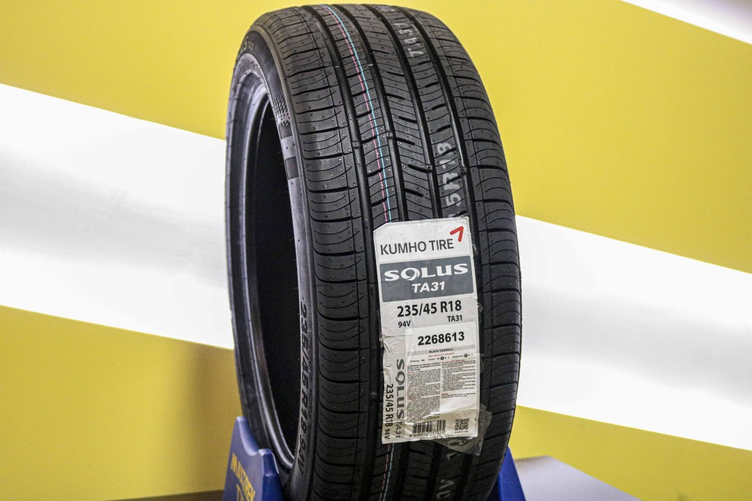 Kumho Solus TA31 235/45R18