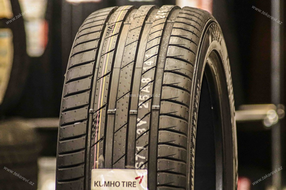 Kumho Ecsta PS71 245/45R19