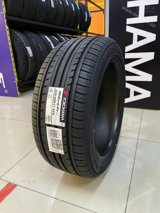 Yokohama Bluearth ES32 235/45R17