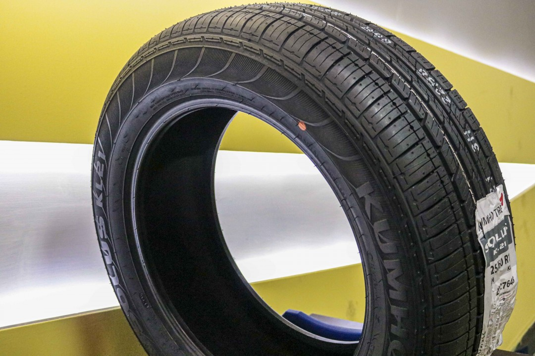 Kumho-SOLUS KL21-225/60R17-99H