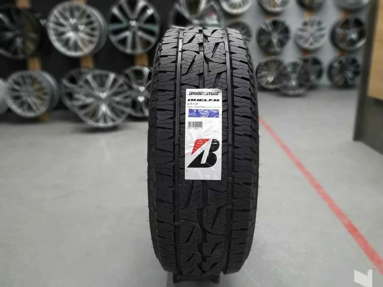 Bridgestone Dueler A/T 001. 245/70R16