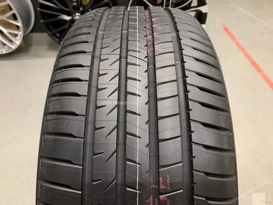 Bridgestone Alenza 001 285/50R20