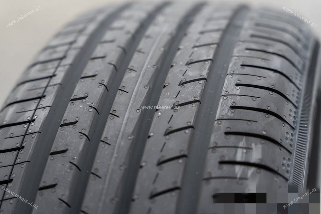 Yokohama BluEarth-GT AE51 245/45R17