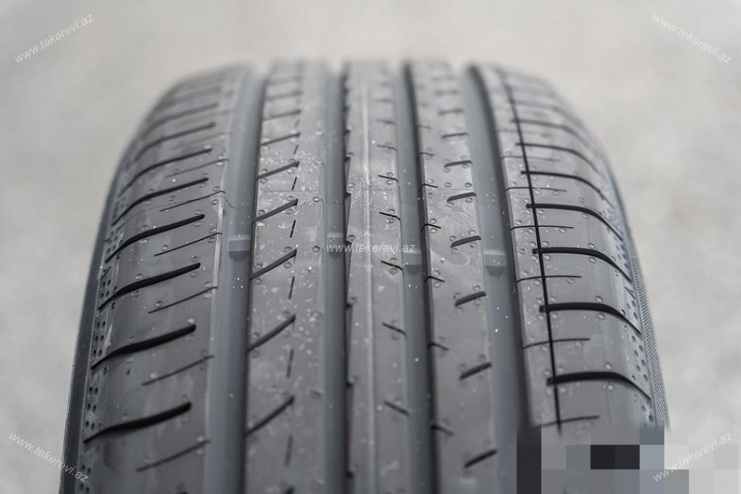 Yokohama BluEarth-GT AE51 245/45R19