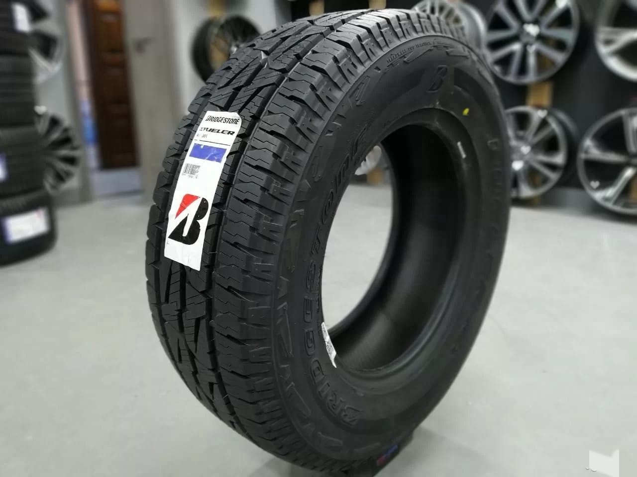 Bridgestone-Dueler A/T 001.-245/70R16-107T