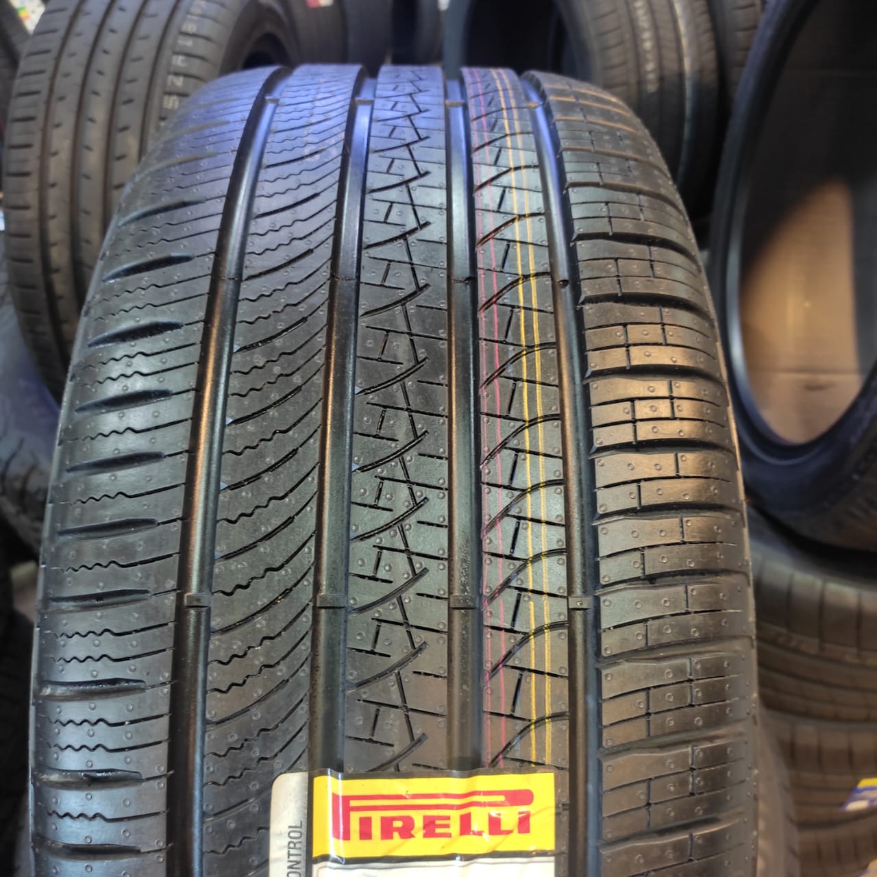 Pirelli-Scorpion Zero All Season-275/40R22-108Y XL