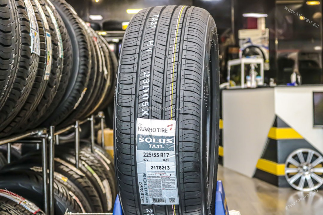 Kumho Solus TA31 225/55R17