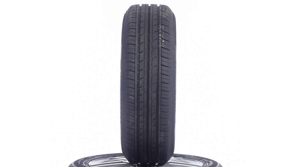 Yokohama Bluearth ES32 185/70R14